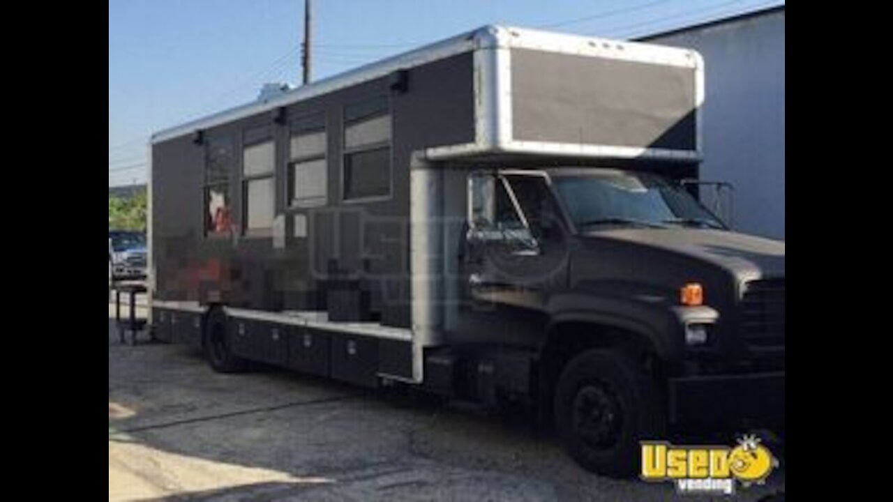 Spacious - 2000 GMC Kitchen Food Truck| Mobile Food Unit for Sale in New York