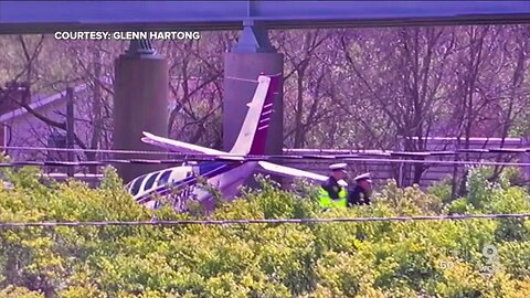 'Very fortunate' small plane landed safely on I-75 in Cincinnati