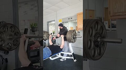 410lbs Raw Bench, Crazy 🤪 old man