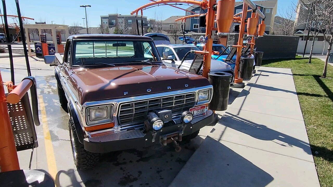 1979 F-250, 4X4, 400 c.i. It cleans up nice.