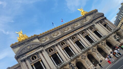 Arriving to Paris