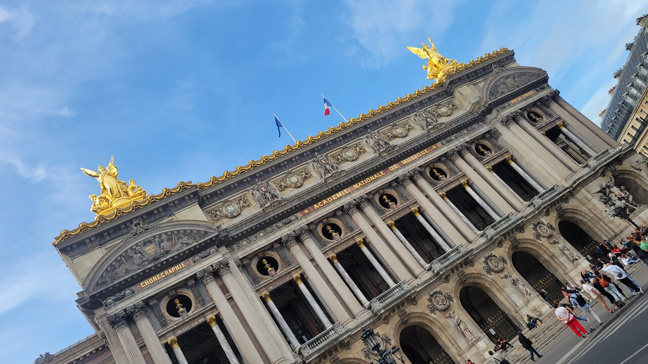 Arriving to Paris