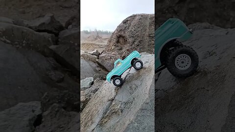 Stock scx 24 C 10 wet rocks