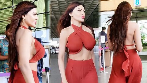 Sherlyn Chopra's Gorgeous Avatar At Airport