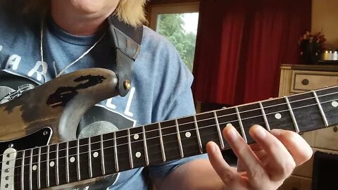 Cascading a pentatonic scale- 3 note grouping guitar lesson by Cari Dell