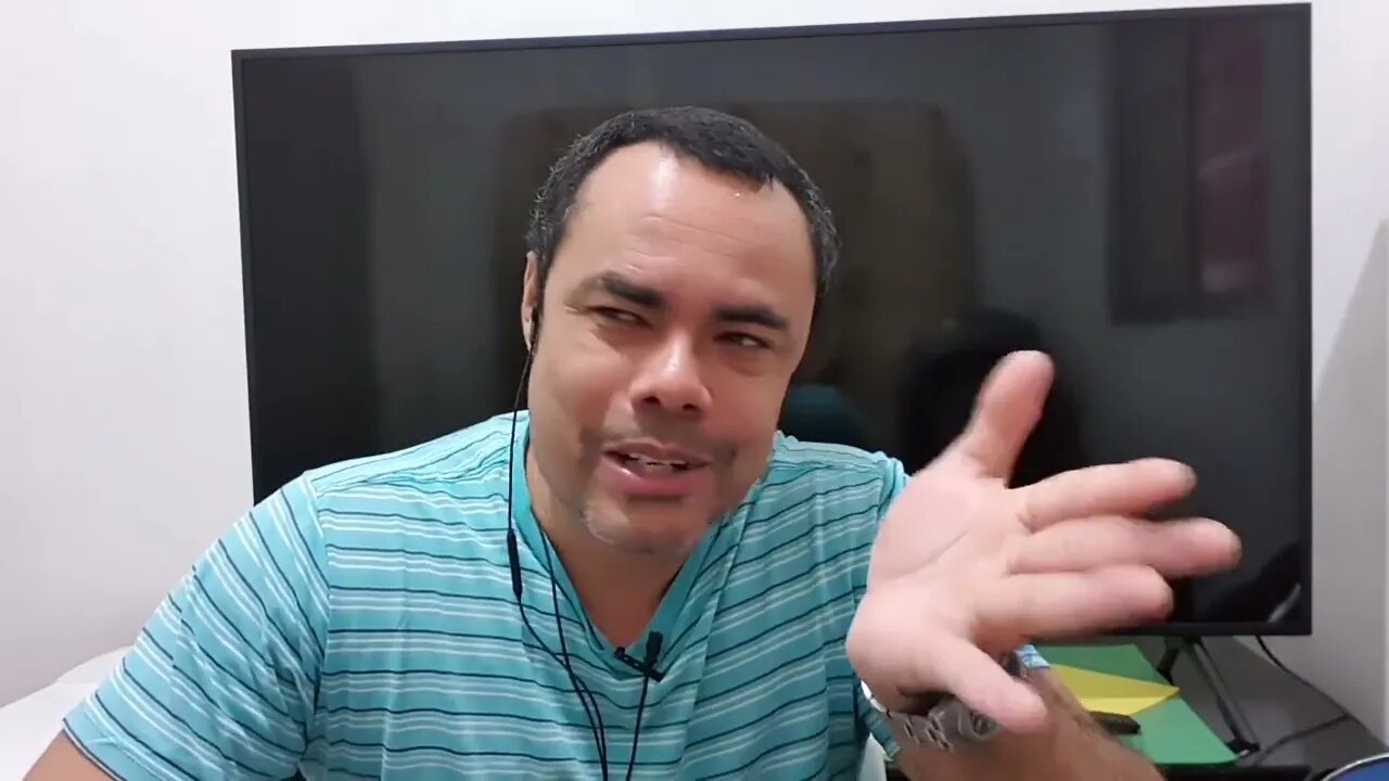 Flávio Bolsonaro protocola representação contra Gleisi Hoffmann !