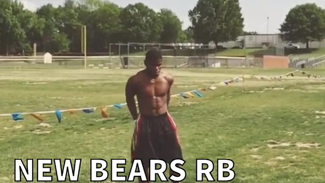 New Bears RB Makes Impossible Catch Look Easy
