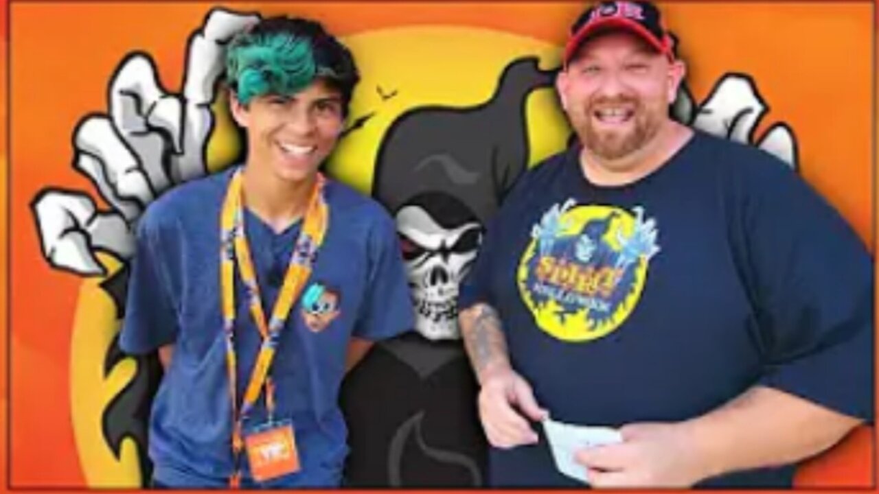 10 QUESTIONS with BRICK THUNDER !! at SPIRIT HALLOWEEN 2022 FLAGSHIP STORE YES