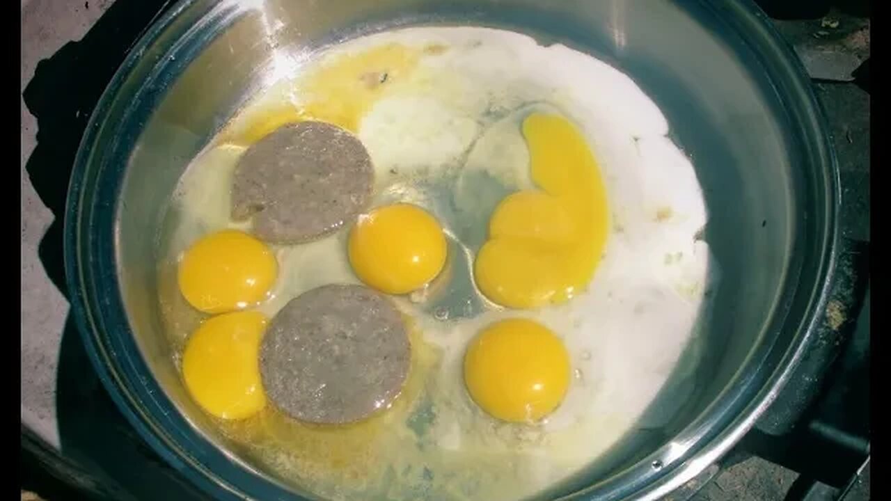 Outside cooking with eggs