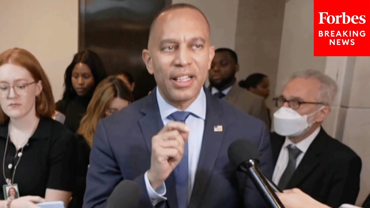 BREAKING: Jeffries Warns 'MAGA Republicans Are Marching America To A Painful Government Shutdown'