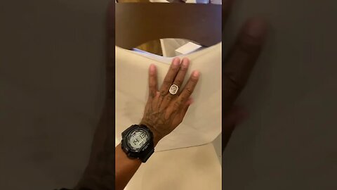A Mesa de Jantar Dubai é uma ótima opção para completar sua sala de jantar com muito estilo.