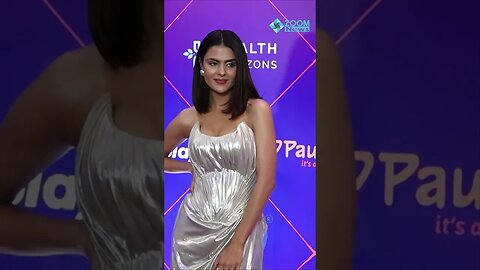 Priyanka Chahar Choudhary Flaunts Her Huge Cleavage In Silver Satin Outfit At OTT Awards
