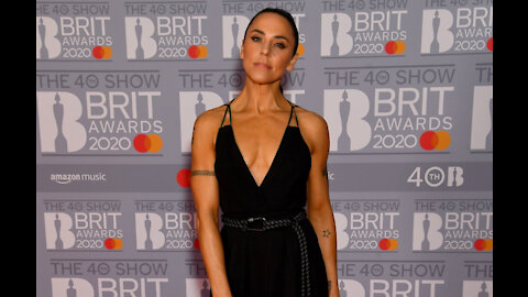 She doesn’t want to be known as Stingy Spice: Mel C overtips at restaurants