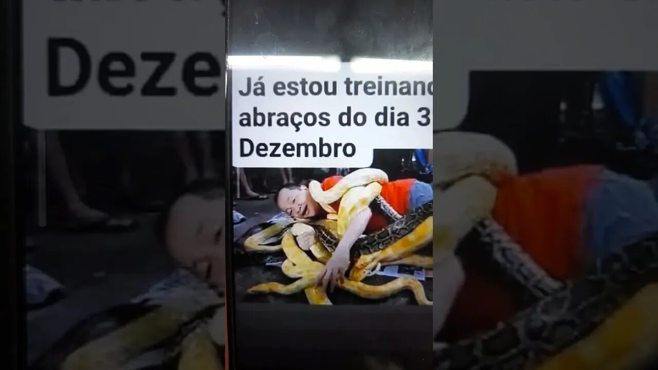 Treinando os abraços para o dia 31 de dezembro