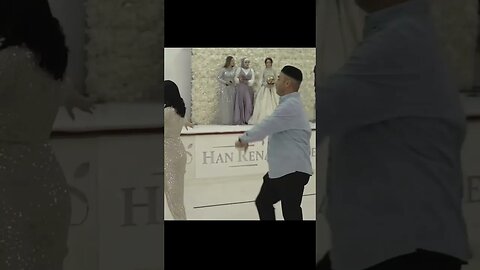 Старый танцует на свадьбе с красивой девушкой Чеченская свадьба