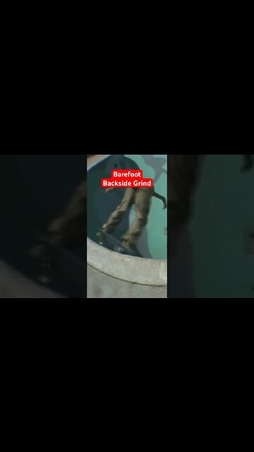 BAREFOOT BACKSIDE GRIND @ Vagabond Pool #poolskateboarding #poolskating #fresnocalifornia #vagabond