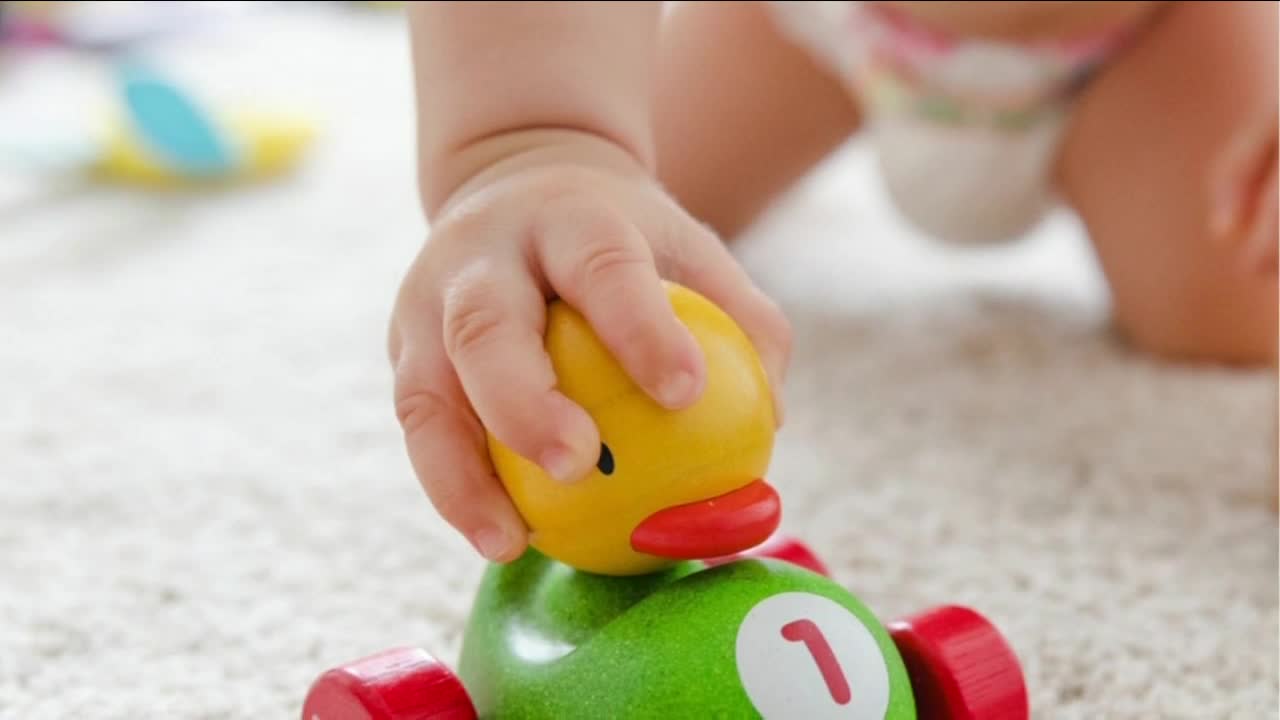 Lawmakers in New York have passed legislation that would ban the sale of toys containing hazardous chemicals.