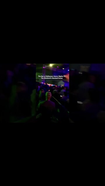 Crazy crowds at Halloween Horror Nights at Universal Studios Orlando! Get your fast pass