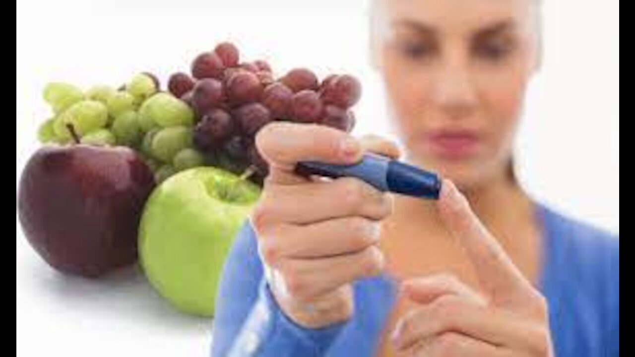 Are Grapes or Apples Good for Diabetes? Diabetic Diet Debunked! Best fruits. SugarMD