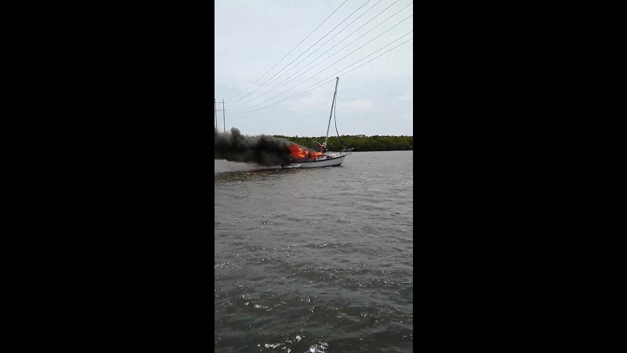 Crews to remove sailboat that went adrift in Alafia River