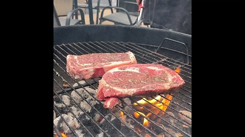 Steak and corn on the cob