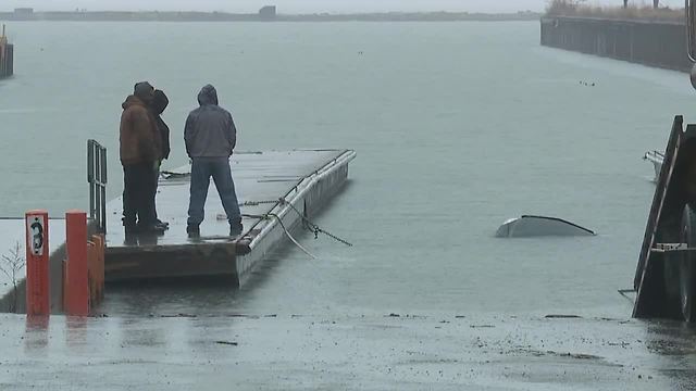 Crews working to pull car from Lake Erie in Lorain