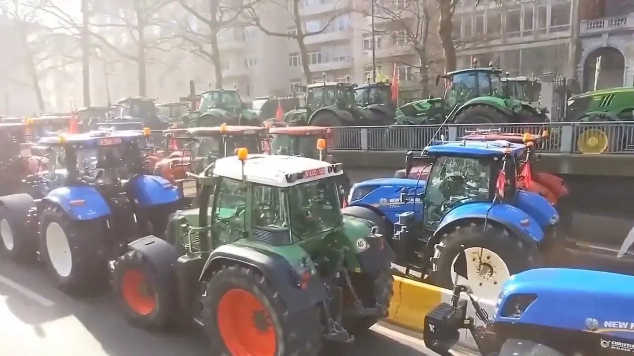 🇧🇪 More than 2,700 tractors paralyzed Brussels today in protest against the Flemish government's..