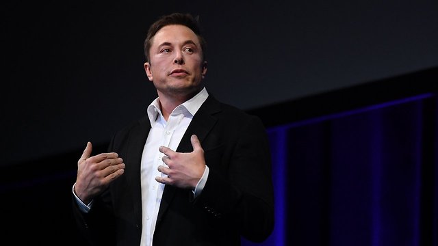 Elon Musk Says Mars Rocket Will Launch Into Space Next Year