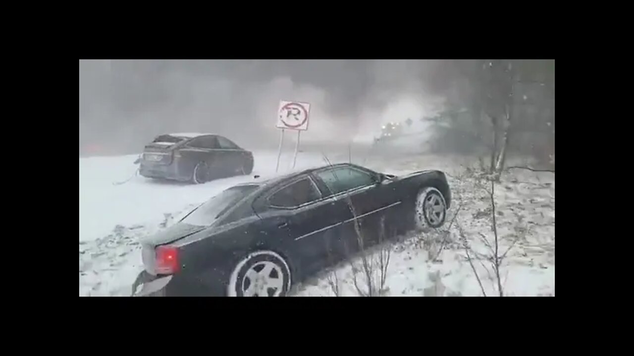 Guy freaking out while recording a 20+ car pile-up accident on Interstate 81 in Pennsylvania today