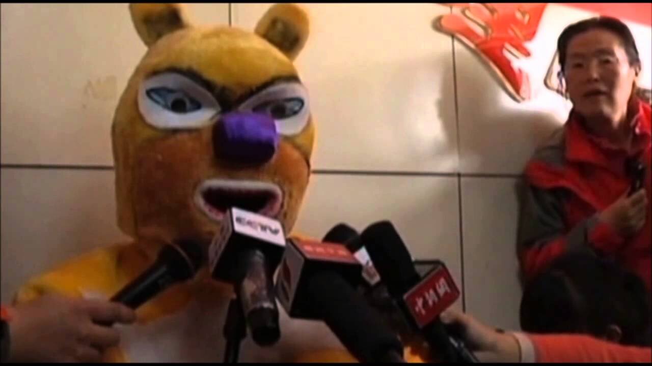 Chinese lottery winner claims jackpot in bear costume