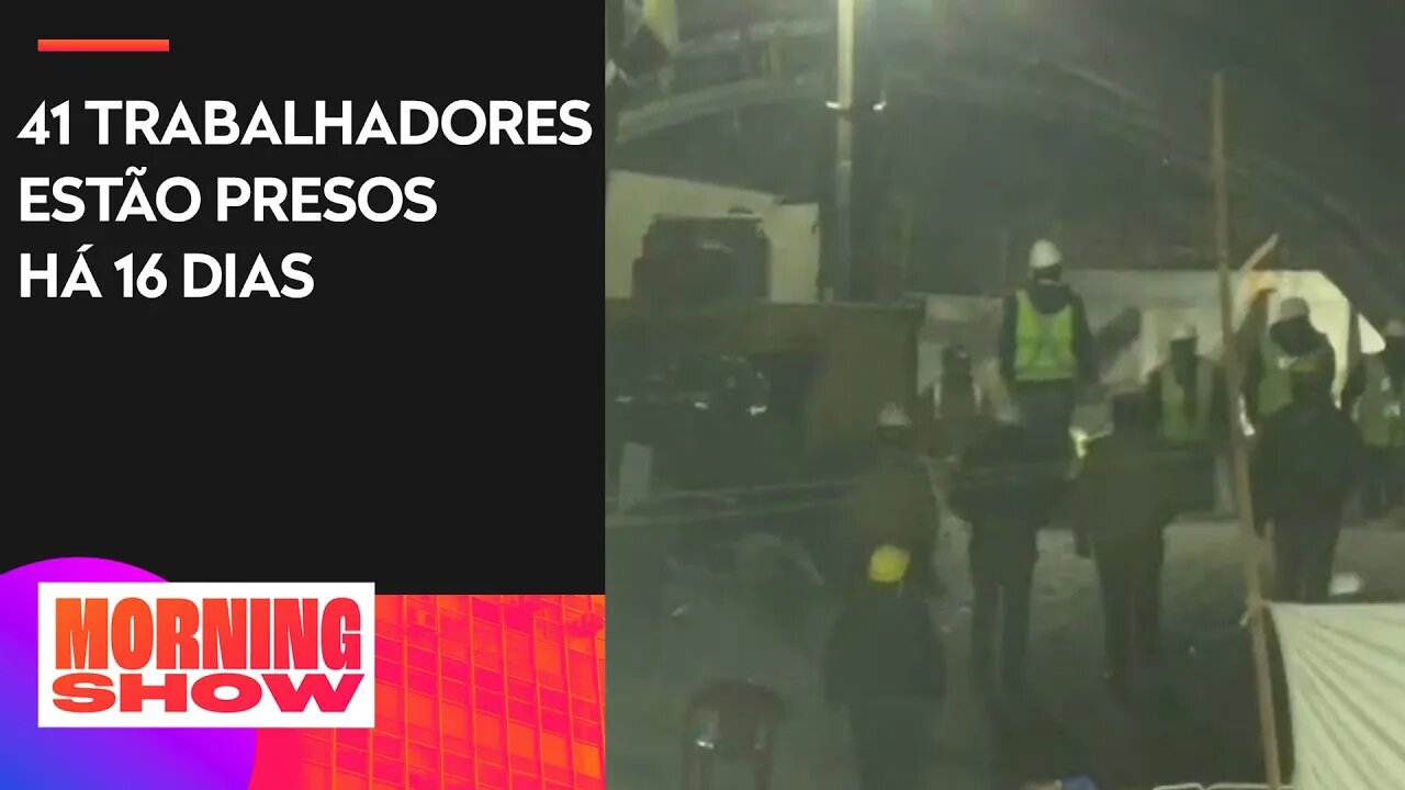 Equipe de resgate chega em túnel que desabou na Índia