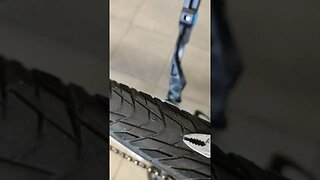 Removing glass from Schwalbe Marathon E-Plus.