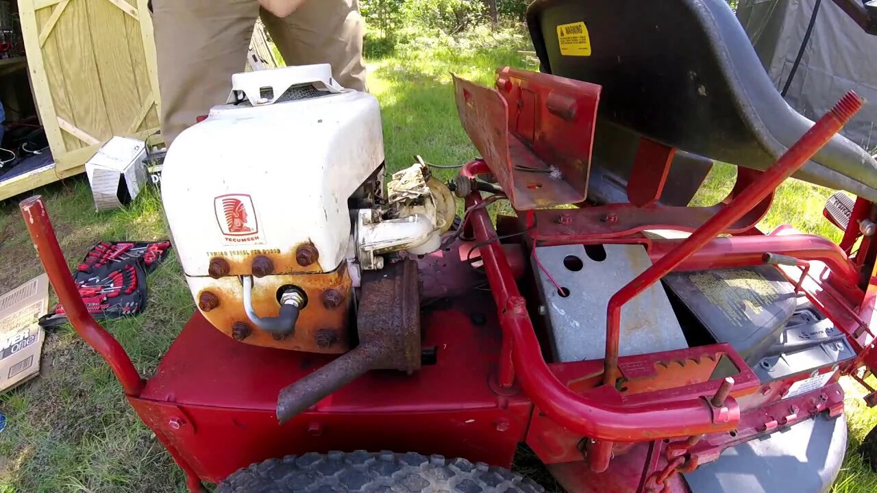 Cleaning Carburetor On Old Snapper Riding Lawn Mower