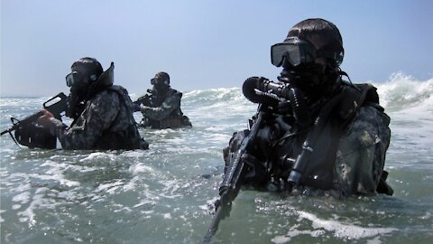 NAVY SEALS - Training