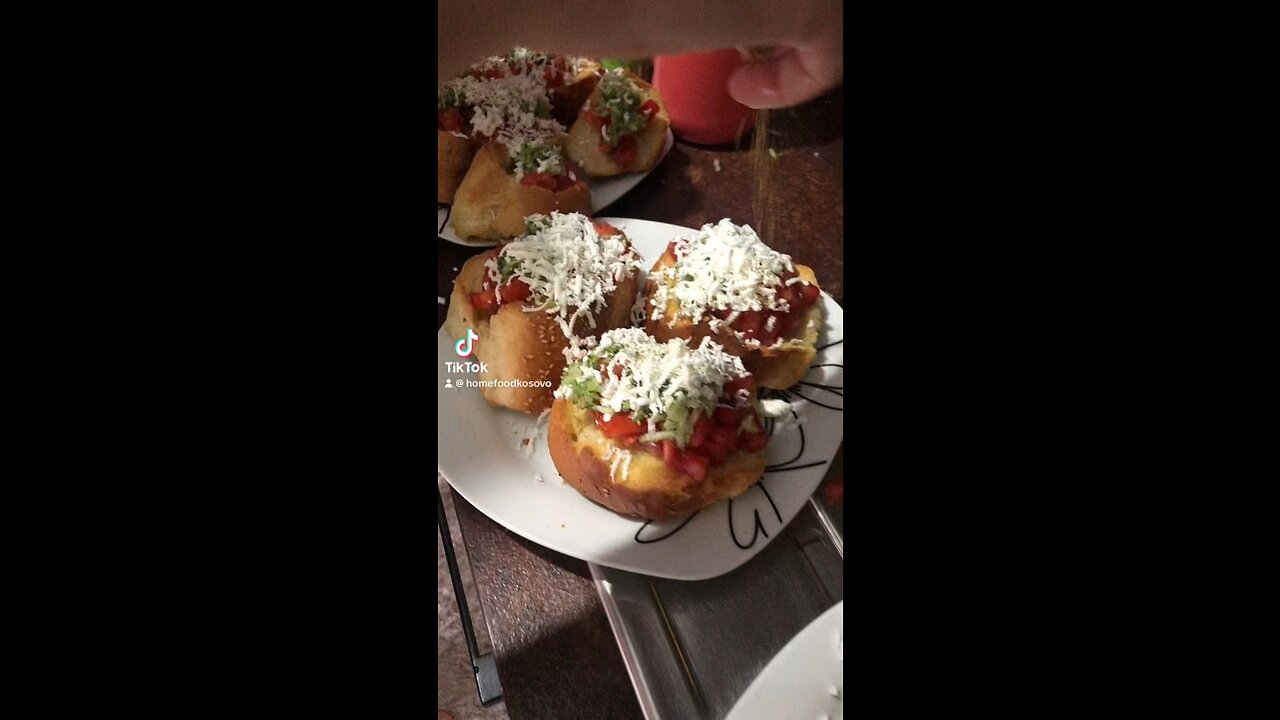 Well well, what do we have here? 🤪🥰