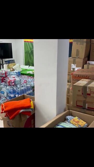 1.- VOX llena dos vehículos de ayuda humanitaria desde Tarragona para damnificados de la Dana