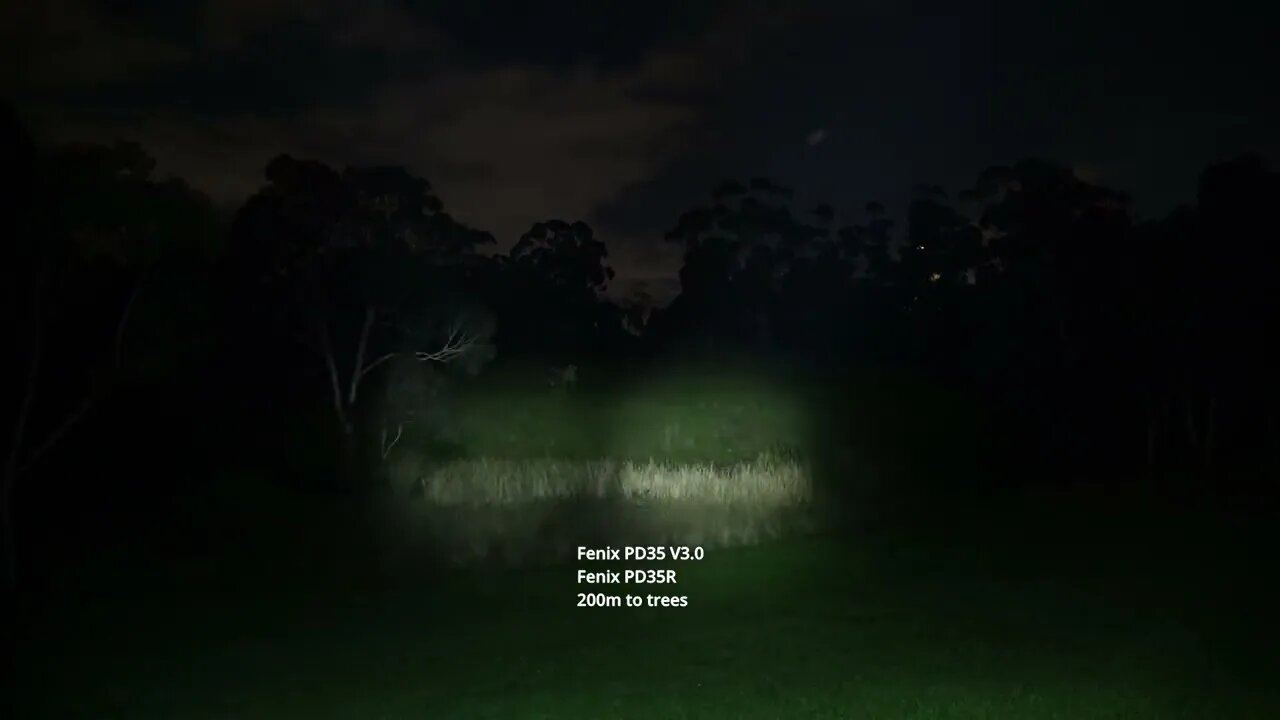 Fenix PD35 V3 vs. Fenix PD35R: 200m beamshot test in a field