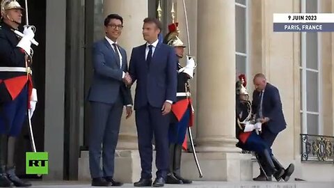 French Guard Collapses Right in Front of French Puppet President Macron