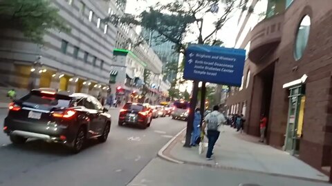 calling in a road hazard on Longwood Ave