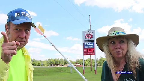 3 Arrows In The Ground, Palo, Iowa. Travel USA, Mr. Peacock & Friends, Hidden Treasures