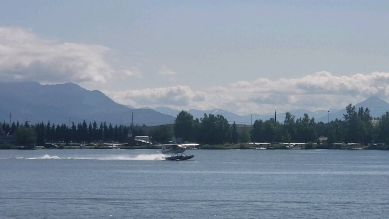 Takeoff at Lakehood Seaplane Base