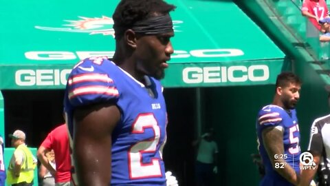 Singletary and Elam families support at Bills-Dolphins