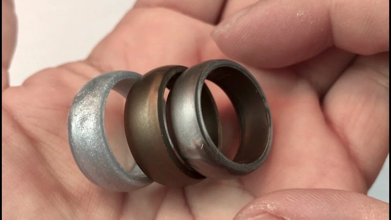 3 Pack of Metallic Looking Silicone Rubber Wedding Band Rings by ROQ review