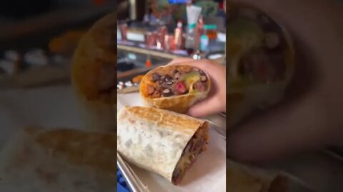 Torta, burrito, quesadilla & a few drinks | @rrealtacos on IG 🌮😋🍸 #shorts #tacos