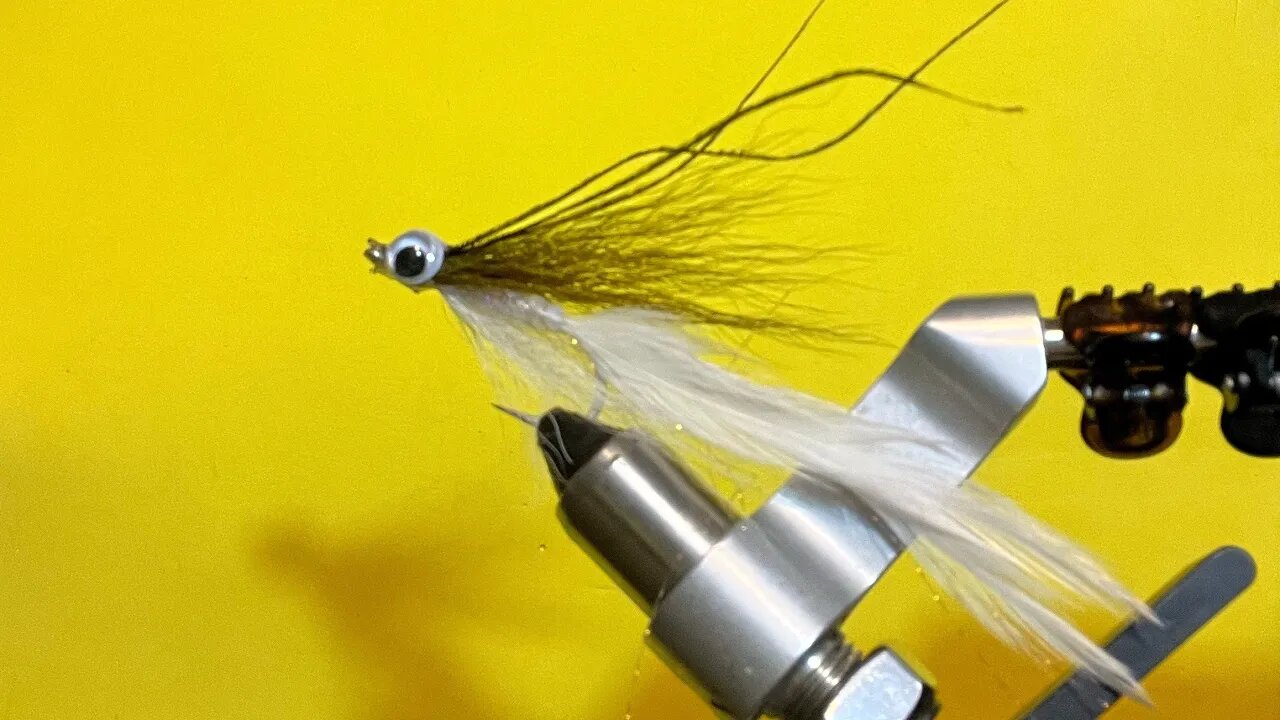 1/0 Hook Google Eyed Deceiver #fishing #flyfishing #flytying #bassfishing #trout #fish #shorts