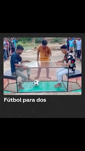 Insólita manera de jugar al fútbol