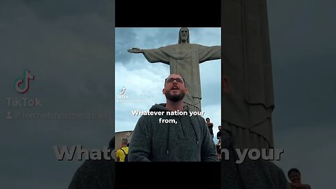 Warning tourists at Christ the Redeemer about the coming judgment of the soul | Rio de Janeiro