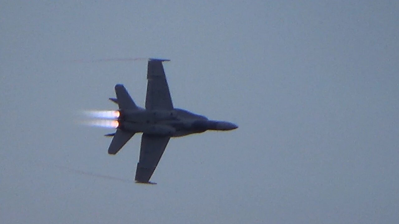 2014 Abbotsford International Airshow - McDonnell Douglas CF-18 Hornet Demo - Twilight Show