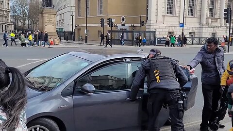 Stop here again and we will take your car #horseguardsparade