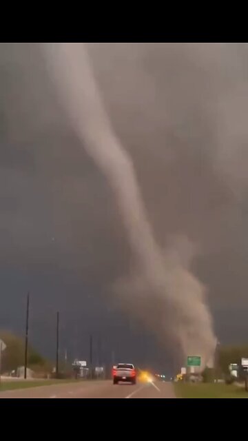 Watch: MASSIVE TORNADO KANSAS